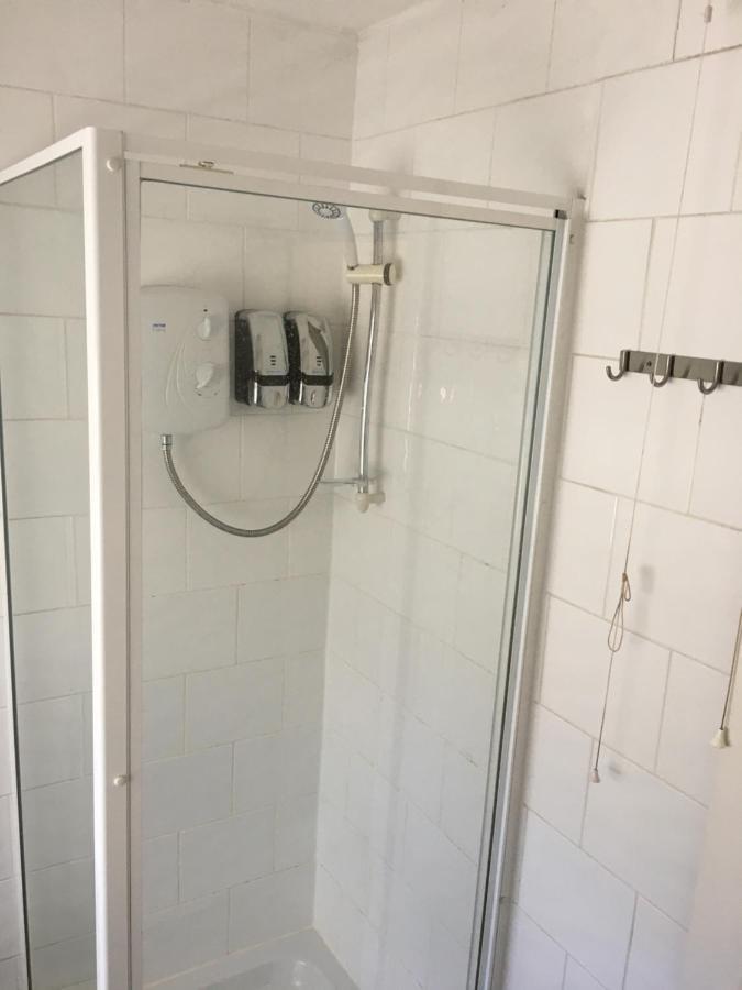 Budget Stay, Shared Guest House, R1 Mount Pleasant Hill Σουόνσι Εξωτερικό φωτογραφία